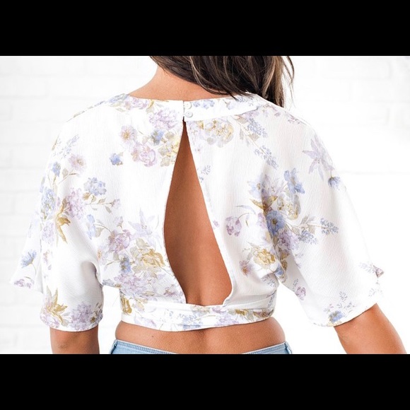 Floral Crop Top - Picture 2 of 4